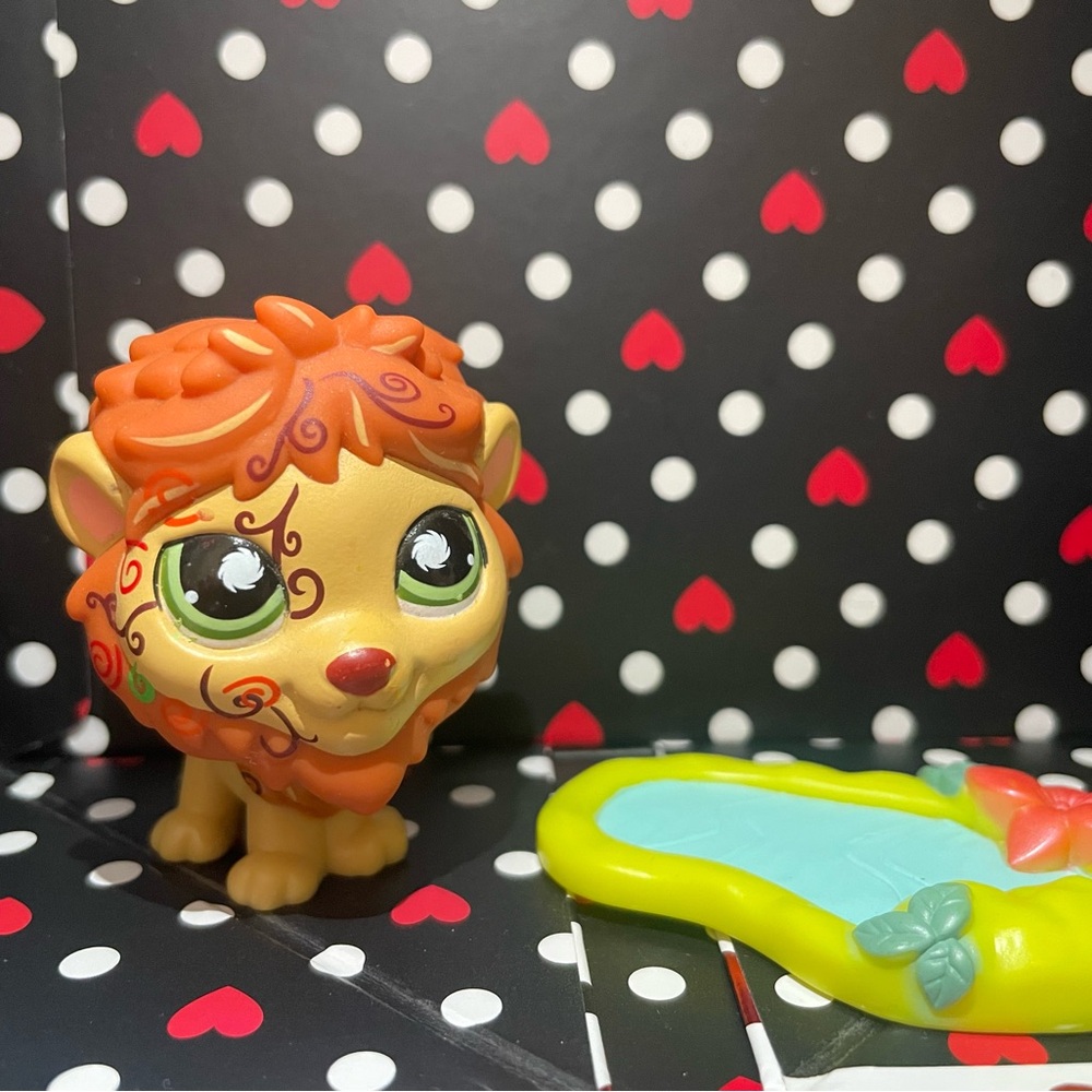 Littlest Pet Shop Orange and Yellow Lion Figure